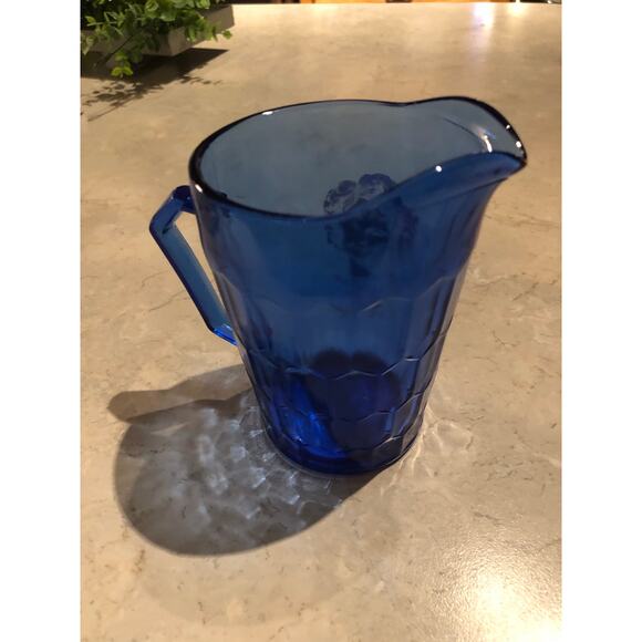 Vintage Shirley Temple creamer. Cobalt blue glass made in the 30s or 40s - Picture 2 of 4